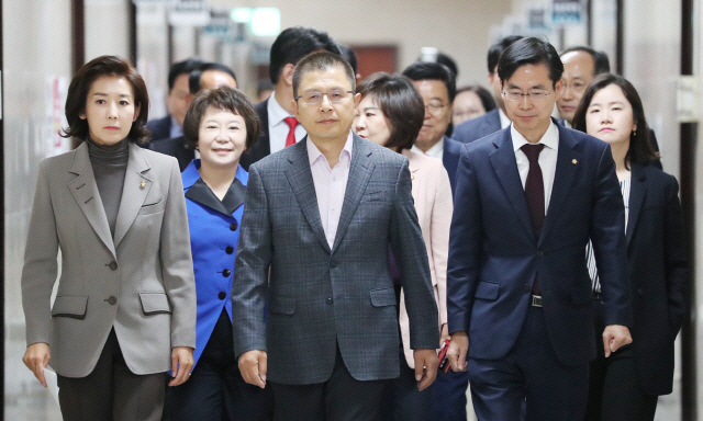 박지원, '보수 대통합' 황교안에 '친박 절대 용납하지 않을 것…자꾸 나락으로 빠져'