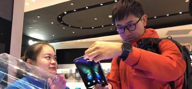 '또 완판행진' 삼성 갤럭시 폴드, 중국서 2차 판매도 매진