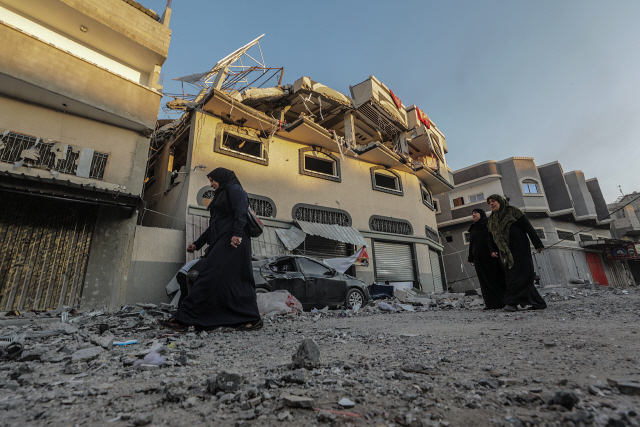[사진] 이스라엘, 가자지구에 공습…하마스와 충돌 우려