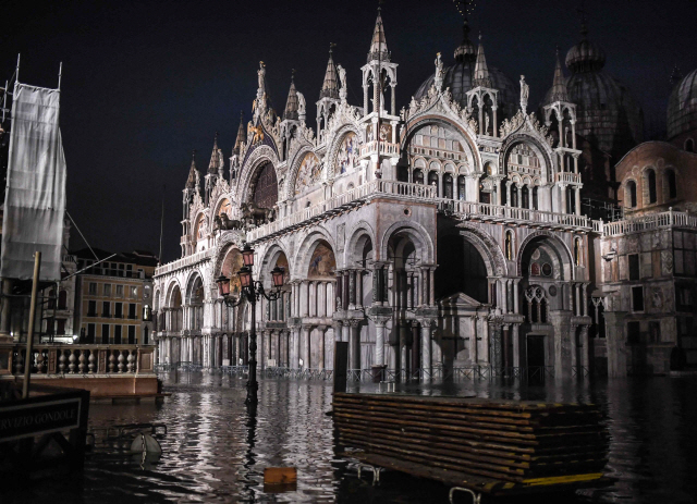 폭우에 침수된 伊 베네치아…산마르코대성당도 일부 잠겨