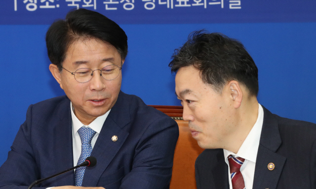 [서초동 야단법석] 법무-검찰 '전쟁' 점화한 김오수 차관의 대통령 보고