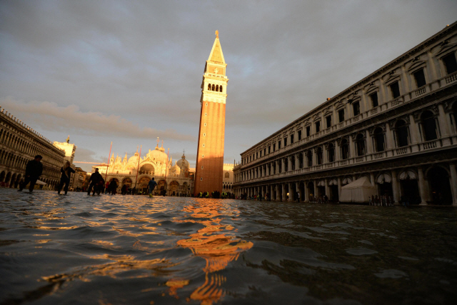 이탈리아 베네치아 또 물에 잠겨...피렌체도 홍수 위기