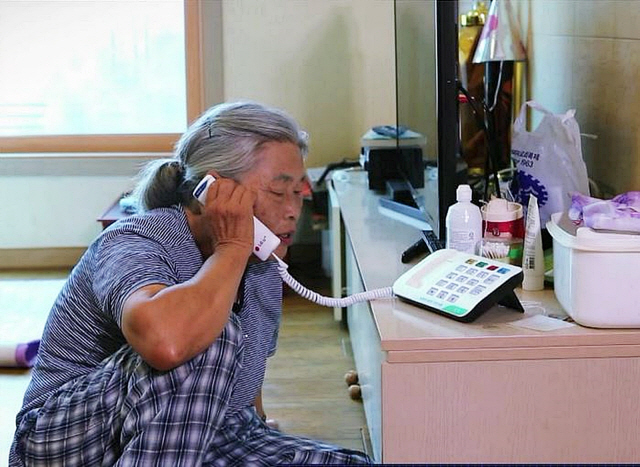 LGU+, 농촌 어르신에 전용 전화기·공기청정기 기증