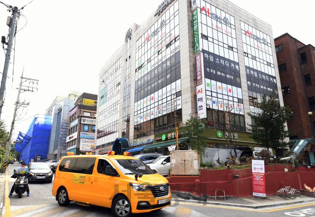 서울 서초구 반포고등학교 인근 학원가의 모습./오승현기자