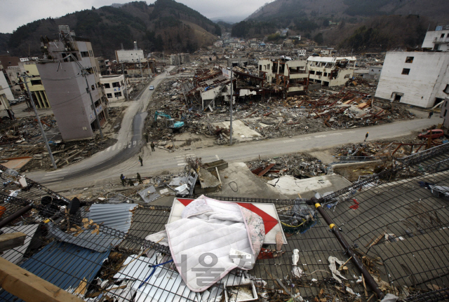 지난 2011년 동일본대지진 당시 미아기현 오나가와시가 폐허로 변해있다./블룸버그