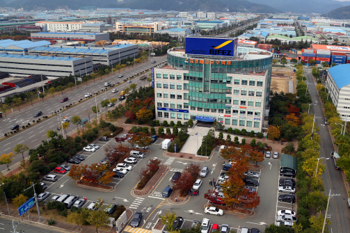 부산진해경제자유구역청이 네덜란드와 독일 현지에서 투자 유치설명회를 연다. 부산진해경제자유구역청 전경./사진제공=부산진해경제자유구역청