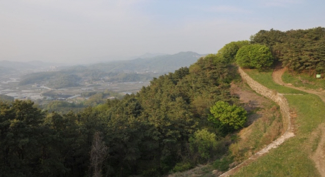 포천 반월산성 성벽