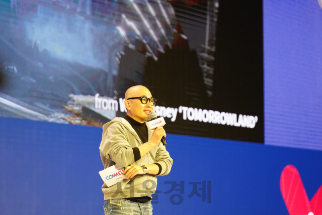 김봉진 배달의민족 대표가 28일 서울 DDP에서 열린 ‘컴업 2019‘에서 기조강연을 하고 있다./사진제공=배달의민족