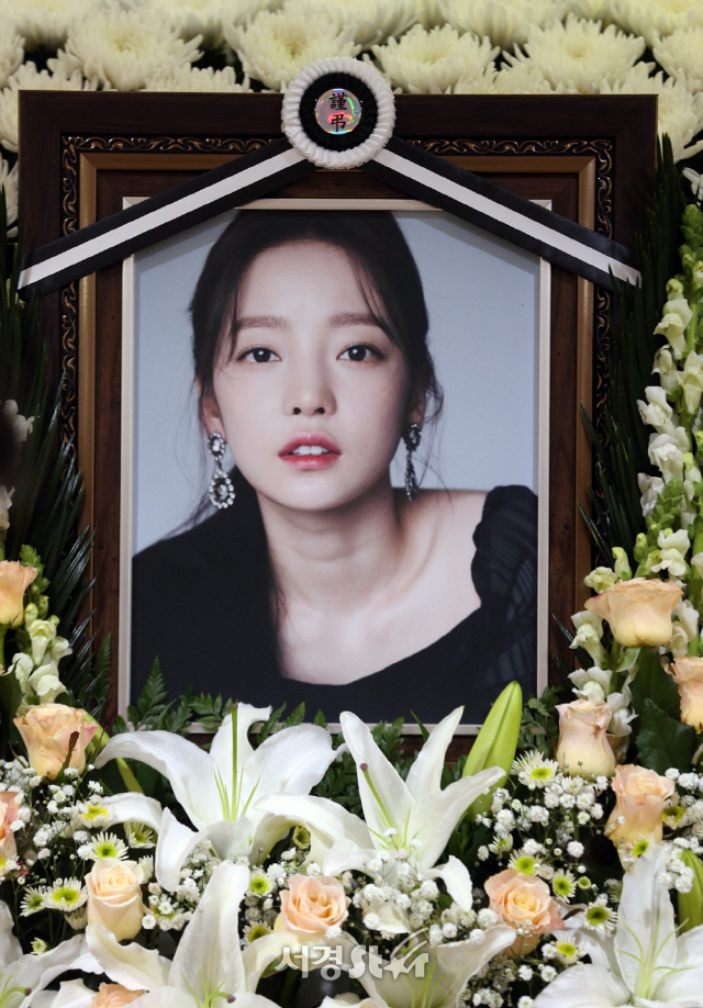 '하라 사랑해 영원히 사랑해'…한서희 전한 故 구하라 향한 그리움에 네티즌 '눈물'