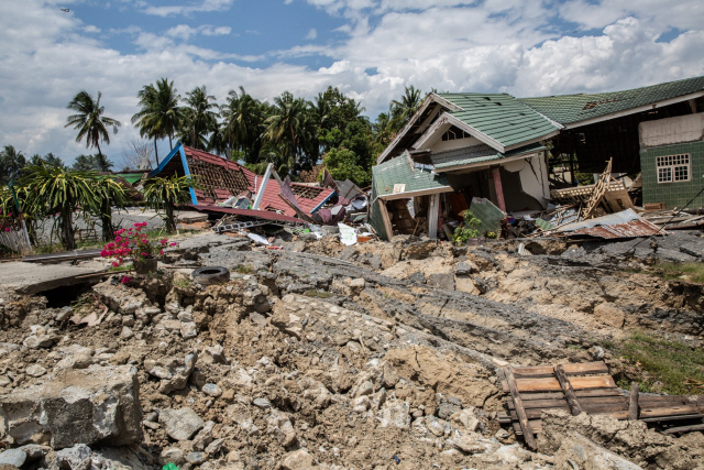 지난해 9월 말 인도네시아 술라웨시섬 지진으로 도시가 파괴돼있다./술라웨시=블룸버그
