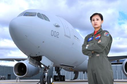 ‘22년전 공사 최초 여성생도’ 3명, 공군 첫여성 비행대대장 취임
