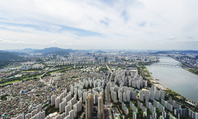 서초·강남 아파트 92%가 9억 넘어…서울 1년 새 15% 증가