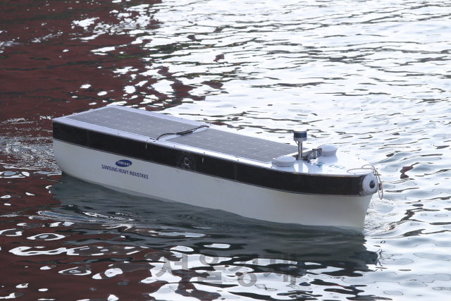 삼성중공업이 독자 기술로 제작한 자율운항 모형선박 ‘Easy Go’의 모습. /사진제공=삼성중공업