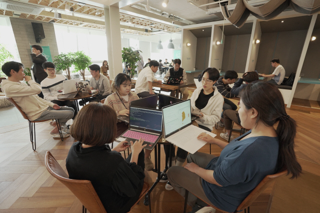 ‘4차산업 서초청년 취업스쿨’ 참가자들이 교육을 받고 있다.    /사진제공=서초구