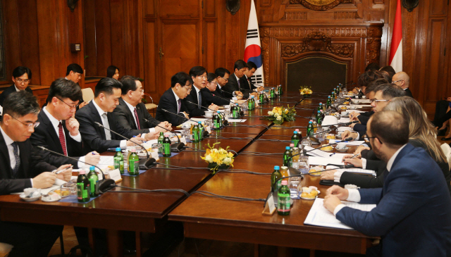 회의하는 韓-헝가리 경제공동위