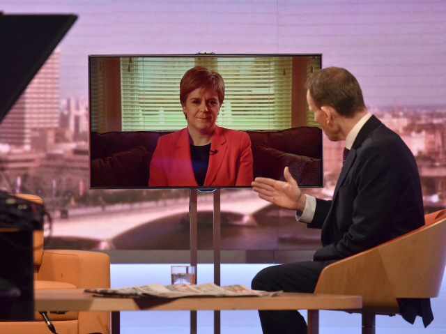 니컬라 스터전(TV 화면) 스코틀랜드국민당(SNP) 대표 겸 자치정부 수반이 15일(현지시간) 공영 BBC 방송의 앤드루 마 쇼에서 인터뷰하고 있다. /런던=로이터연합뉴스