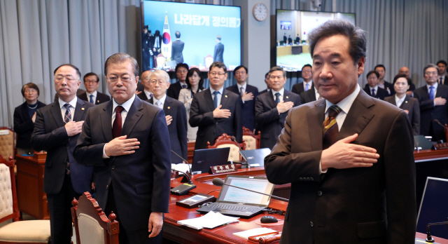 [속보]文대통령 '매우 아쉽지만 이낙연 총리 놓아드리는 게 도리'