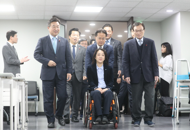 (속보)민주당 인재영입 1호, 여성·척수장애인·최혜영 교수