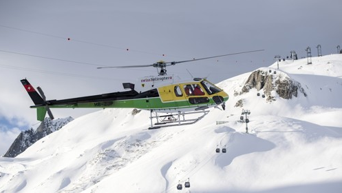 '크리스마스의 악몽'…엄청난 눈사태 스위스 스키장 덮쳐 2명 부상