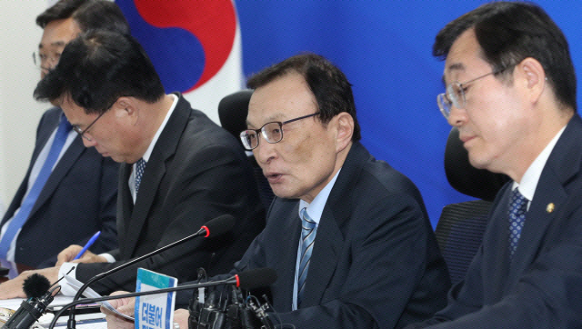 '선거법 처리 예고' 이해찬 '한국당이 국회 마비시켜…더 기다릴 수 없어'