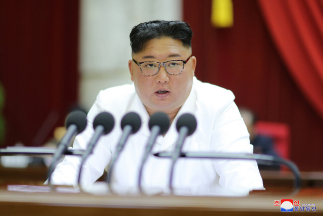 김정은 '새로운 길' 거듭 장고...전례없는 3일차 전원회의