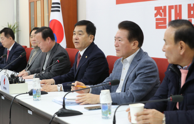 한국당 '민주당, 심·손·정·박에 당근 주고 문재인 악법 처리'