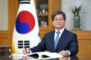 [신년사] 김명수 대법원장 '사법개혁 반드시 매듭 짓겠다'