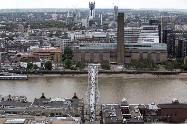 높은 굴뚝을 상징으로 하는 영국 런던 테이트 모던 갤러리./블룸버그