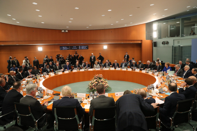 리비아 내전 사태를 중재하기 위한 다자 정상회담이 19일(현지시간) 독일 베를린에서 열리고 있다. /베를린=AFP연합뉴스