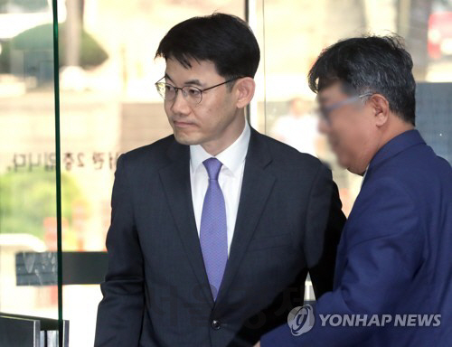 '靑 눈치봤나?'... 2월 인사대상인데 3월로 재판 미룬 김경수 재판부