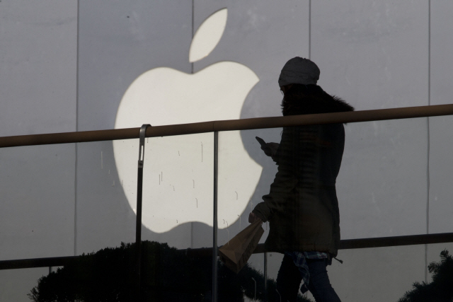 애플, 작년 4분기 매출 사상 최대 기록…전년 동기보다 8.9%↑