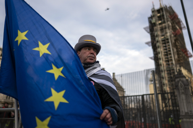 유럽의회, 브렉시트 비준..NYT 'EU가 크게 패배'