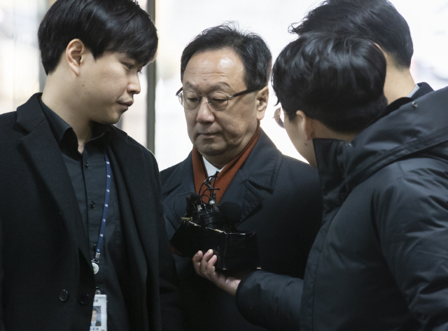 '인보사 의혹' 이우석 코오롱생명 대표, 결국 구속