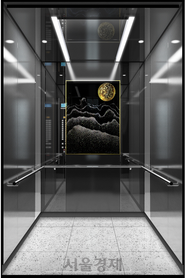 티센크루프엘리베이터코리아(대표이사 서득현)는 2월 4일 세계적인 칠예가 전용복 장인의 작품 4종을 액자처럼 탈·부착할 수 있는 나전옻칠 엘리베이터 디자인을 출시했다. 출시된 제품이 적용된 엘리베이터 내부 모습./사진제공=티센크루프엘리베이터