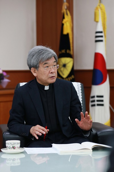 사진설명 : 김정우 대구가톨릭대학교 총장