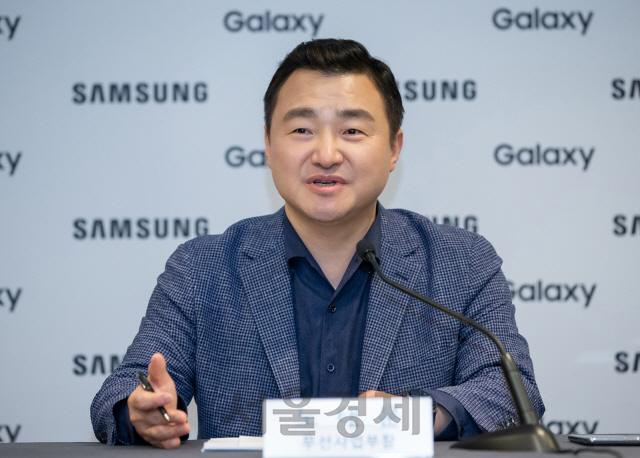 '갤Z플립 외에도 라인업 더 있다…하반기 폴더블폰 대중화 열것'