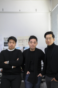 맹필수(왼쪽부터), 김지훈, 문동환 소장 /사진제공=MMK+건축사사무소