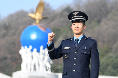 4일 열린 공군사관학교 제68기 공군사관생도 졸업식 및 임관식에서 대통령상을 수상한 성원우 소위.   /사진제공=공군