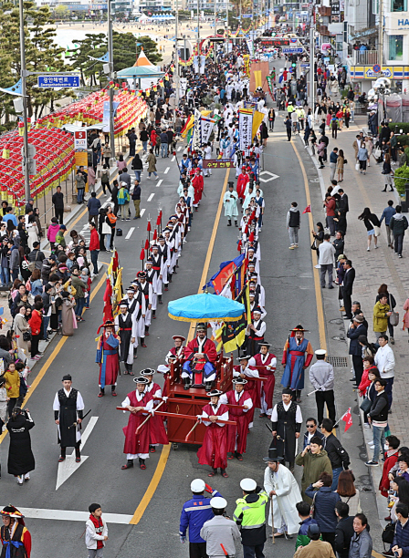 부산 대표 봄 축제인 어방축제가 4월에서 10월로 연기됐다. 광안리어방축제 모습./사진제공=수영구