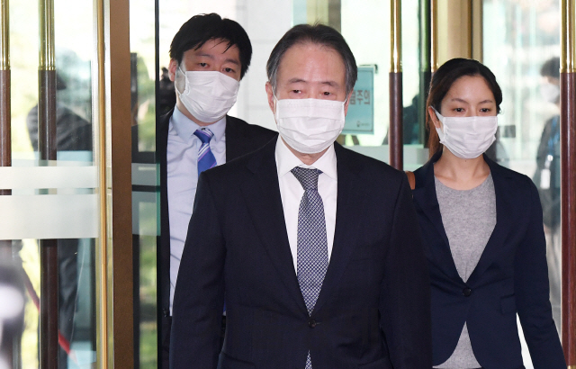 中엔 할말 못하고 日에만 강경대응… '지금은 냉정할때' 지적도