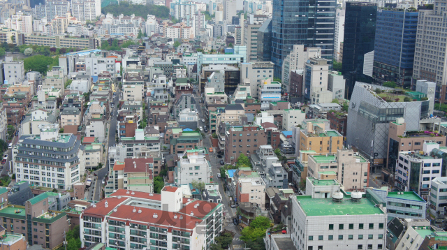 다세대·빌라와 단독주택이 혼재돼 있는 강남구 논현동 일대 전경 /서울경제DB