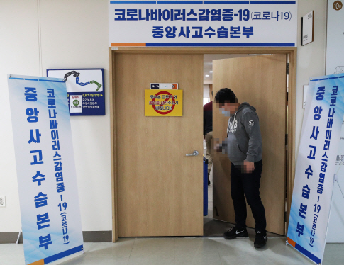 [속보] '행정부 심장' 정부세종청사 공무원도 확진...5층 사무실 일부 폐쇄