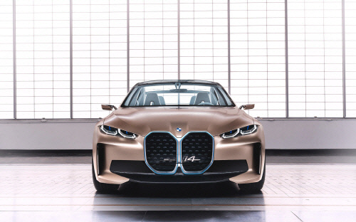BMW의 고성능 전기 콘셉트카 ‘i4’./사진제공=BMW