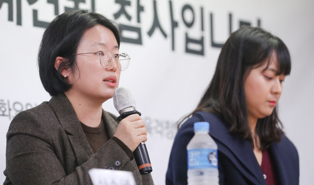 홍민정 사교육걱정없는세상 공동대표가 10일 오후 서울 용산구 사교육걱정없는세상 대회의실에서 열린 ‘2019년 초중고 사교육비 조사’ 결과를 분석하며 사교육비 경감 대책을 촉구하고 있다./연합뉴스