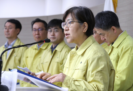 [속보] 인플루엔자 감시 체계에 코로나19 검사 추가한 지 3주...신규 확진자는 아직