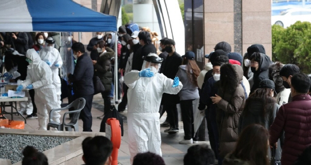 외신들, 코로나19 관련 '한국 대처법 모범이자 본보기'…검사 규모·속도 극찬