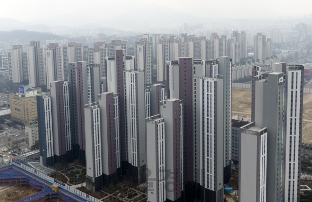 서울 아파트 공시가격 14.7% 급등...단독주택과 형평성 불거질 듯