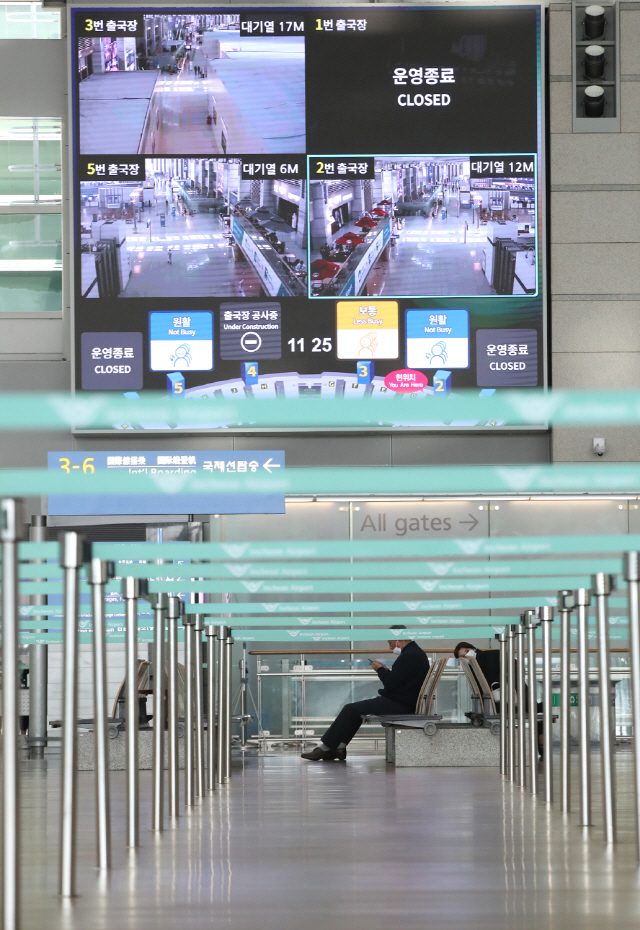 18일 오전 인천국제공항 1터미널 3층 출국장이 한산한 모습을 보이고 있다./영종도=연합뉴스