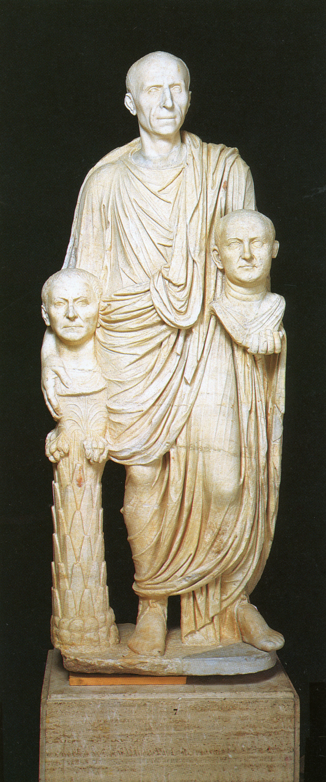 조상의 두상을 들고 있는 로마의 귀족. 기원전 50~15년경 제작된 조각이다.