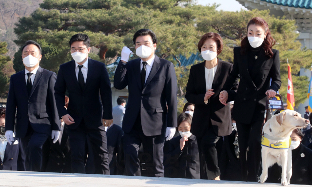 미래한국당 제21대 총선 비례대표 후보자 현충원 참배